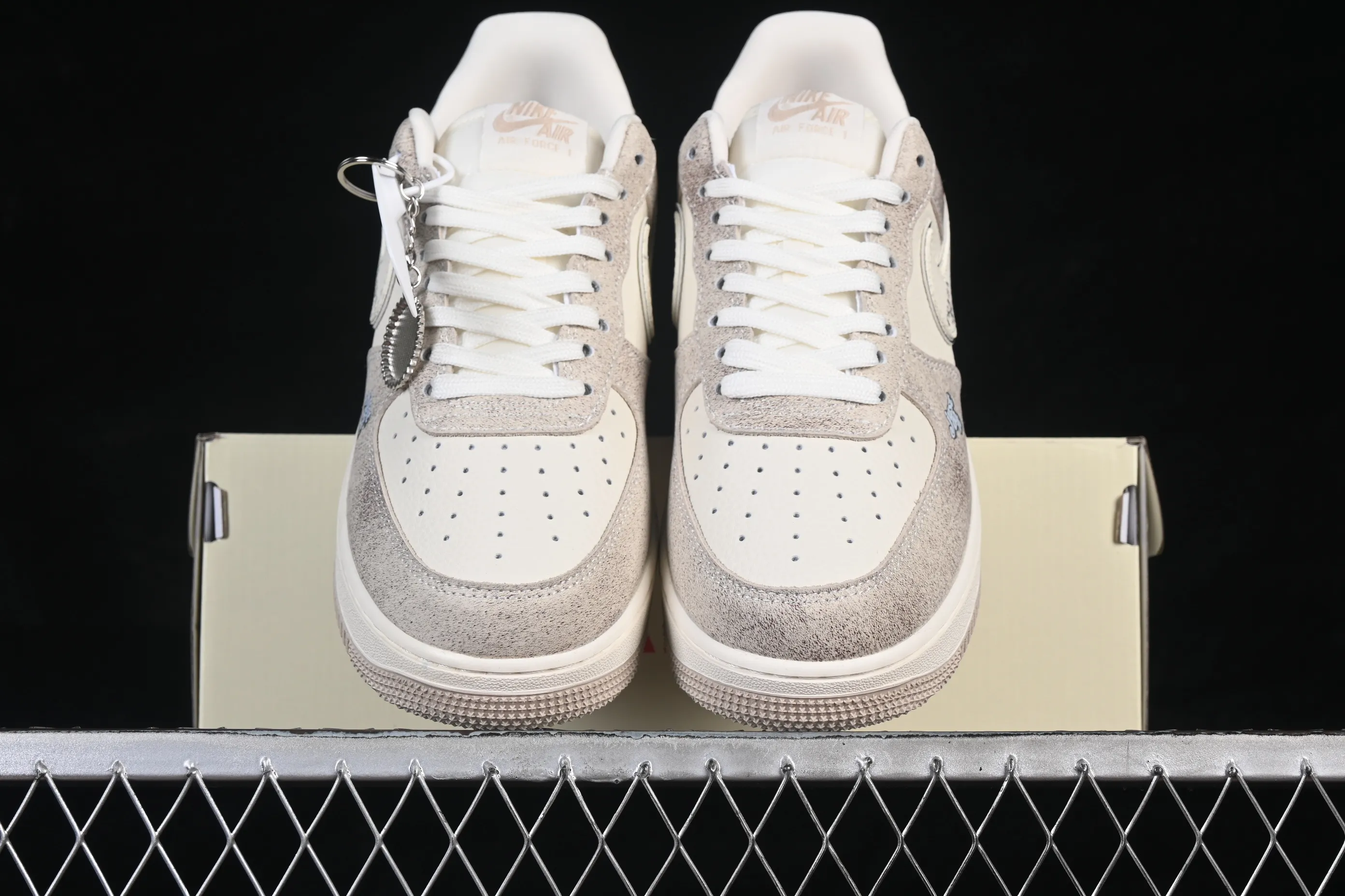 All categories Nk Air Force 1 Air Force series Nk Air Force 1 Low Air Force low top Nike Air Force 1'07 Low joint model cream gray tone Air Force 1 low top casual sneakers XL1979-129